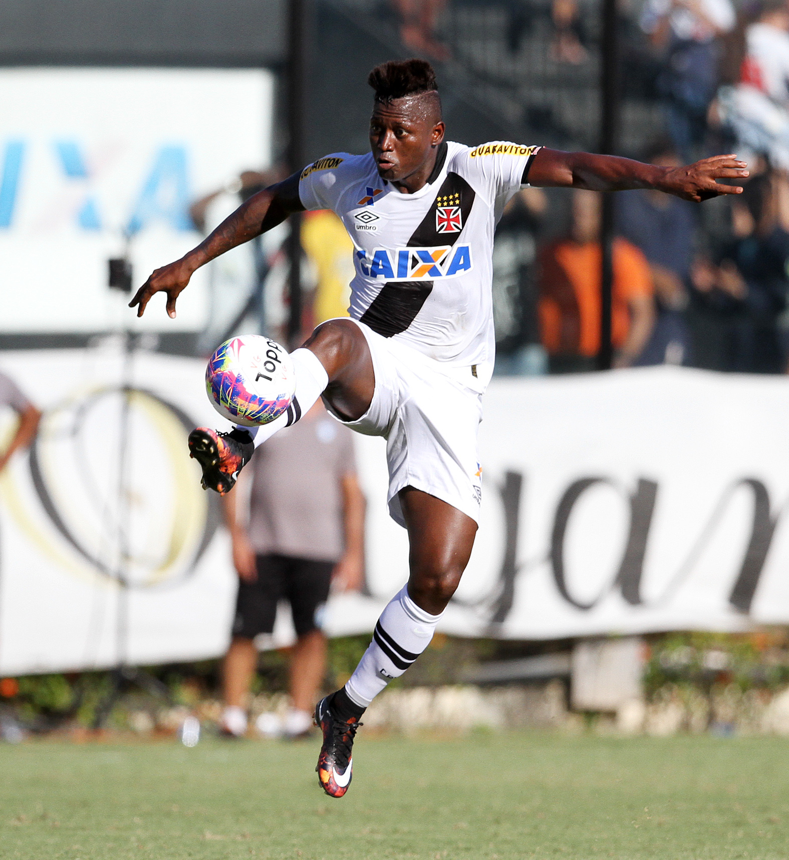 Vasco estreia com goleada no Carioca 2016