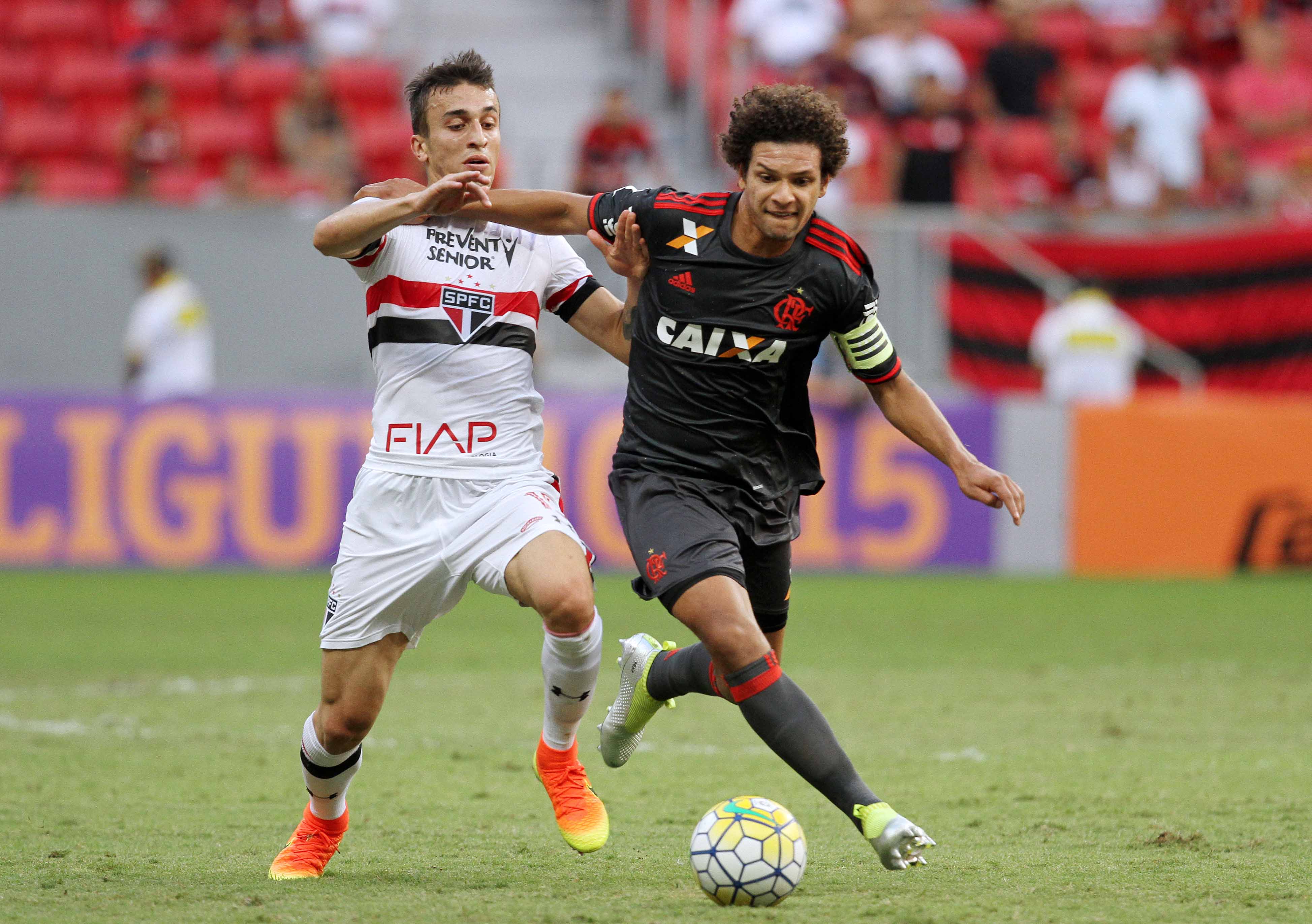 Flamengo empata com o São Paulo no Mané Garrincha