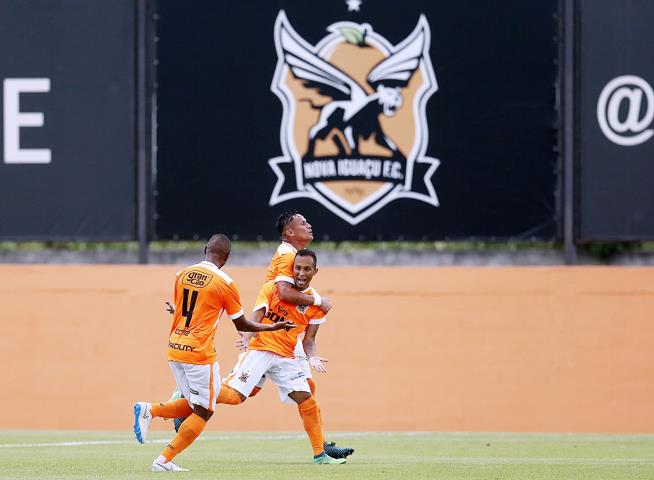 Nova Iguaçu estreia com o pé direito no Carioca