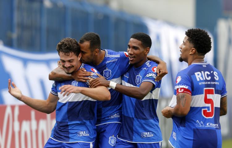 Olaria vence o Artsul por 4 a 2 e se mantém no G4