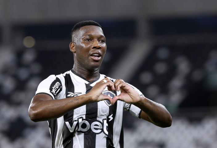 Botafogo vence o Bangu e sobe na tabela