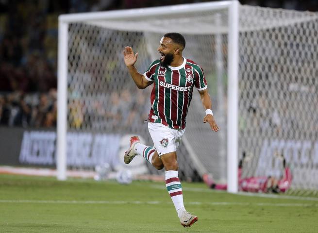 Com direito a 'olé', Fluminense vence o Galo e encosta no G6