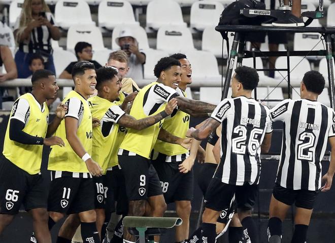 Clássico Vovô: Botafogo derrota o Fluminense por 2 a 0