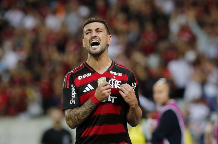 Goleada deixa o Flamengo na liderança do Brasileirão