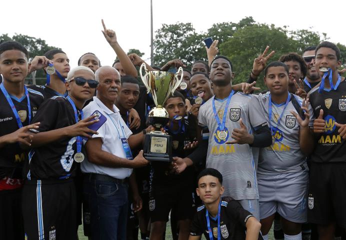 Greminho fatura o Torneio Relâmpago Sub-16 do Amador da Capital