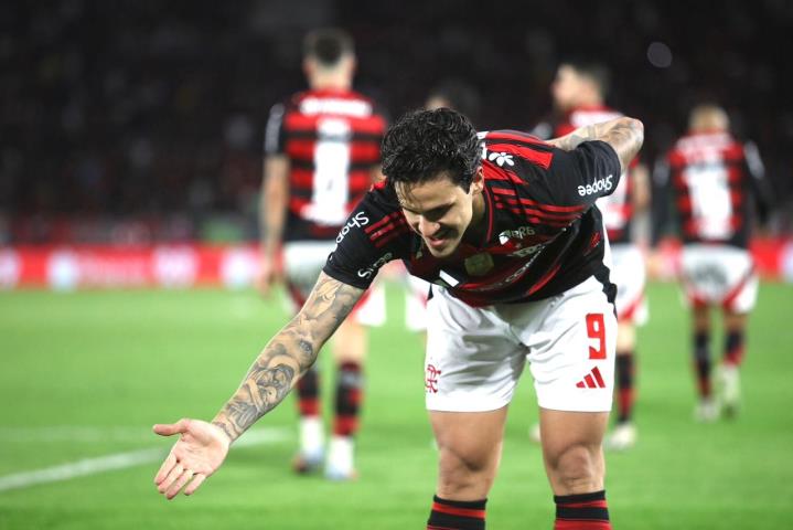 Noite de recordes e muitos gols do líder Flamengo