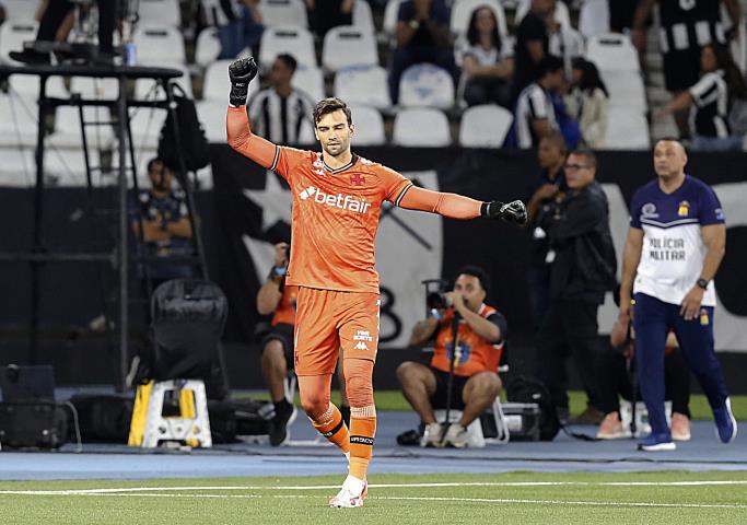 Nos pênaltis, Vasco elimina o Botafogo no Nilton Santos
