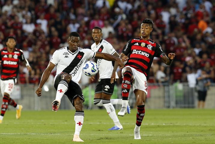 Tudo igual no Clássico dos Milhões