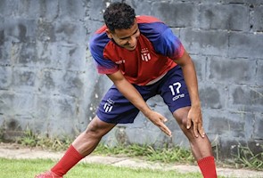 Atacante Denílson já treina com o grupo do Maricá