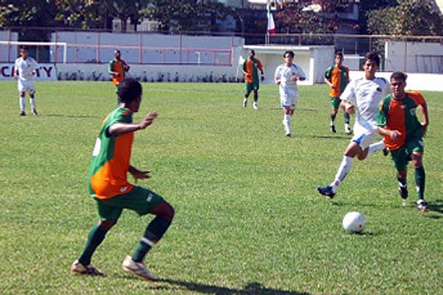 VILLA RIO VENCE NA ESTRÉIA: 1 A 0