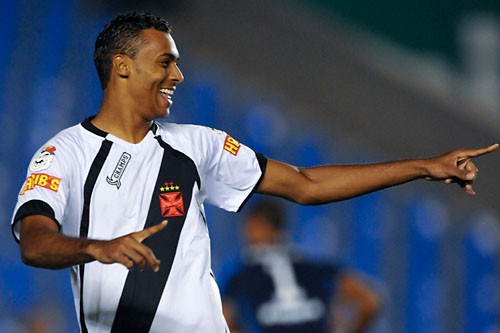 EM NOITE DE CARLOS ALBERTO E ELTON, VASCO VENCE O CLÁSSICO: 4 A 1