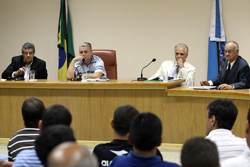 Árbitros debatem o novo código do CBJD