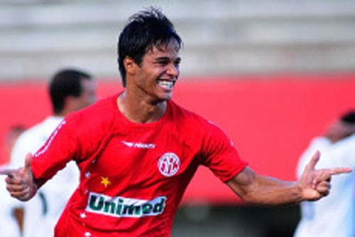 Autor do gol da virada, Daniel Moraes explica comemoração