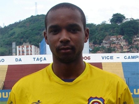 Após cumprir suspensão, Douglas Assis está de volta ao time do Madureira