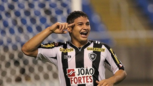 Botafogo vence e permanece na zona da Libertadores