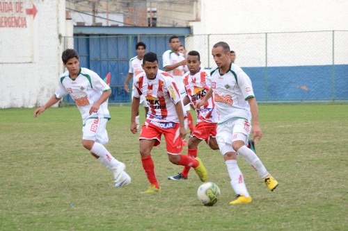 Bangu vence a Cabofriense e assume a liderança do Grupo B