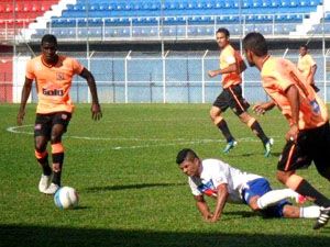 Nova Iguaçu vence Friburguense no Eduardo Guinle