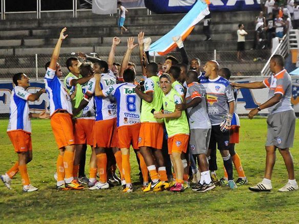 Duque de Caxias vence e escapa do rebaixamento