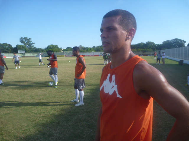 Revelação do Carioca 2013 quer repetir o sucesso de Vitinho