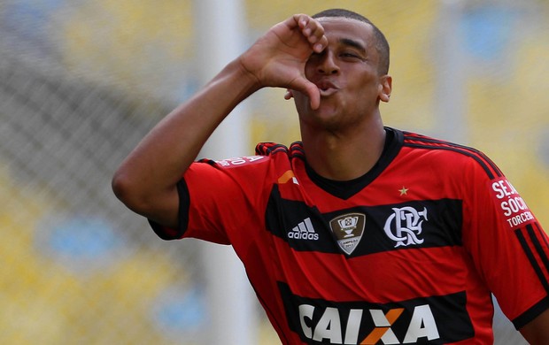 Flamengo vence na estreia do Carioca