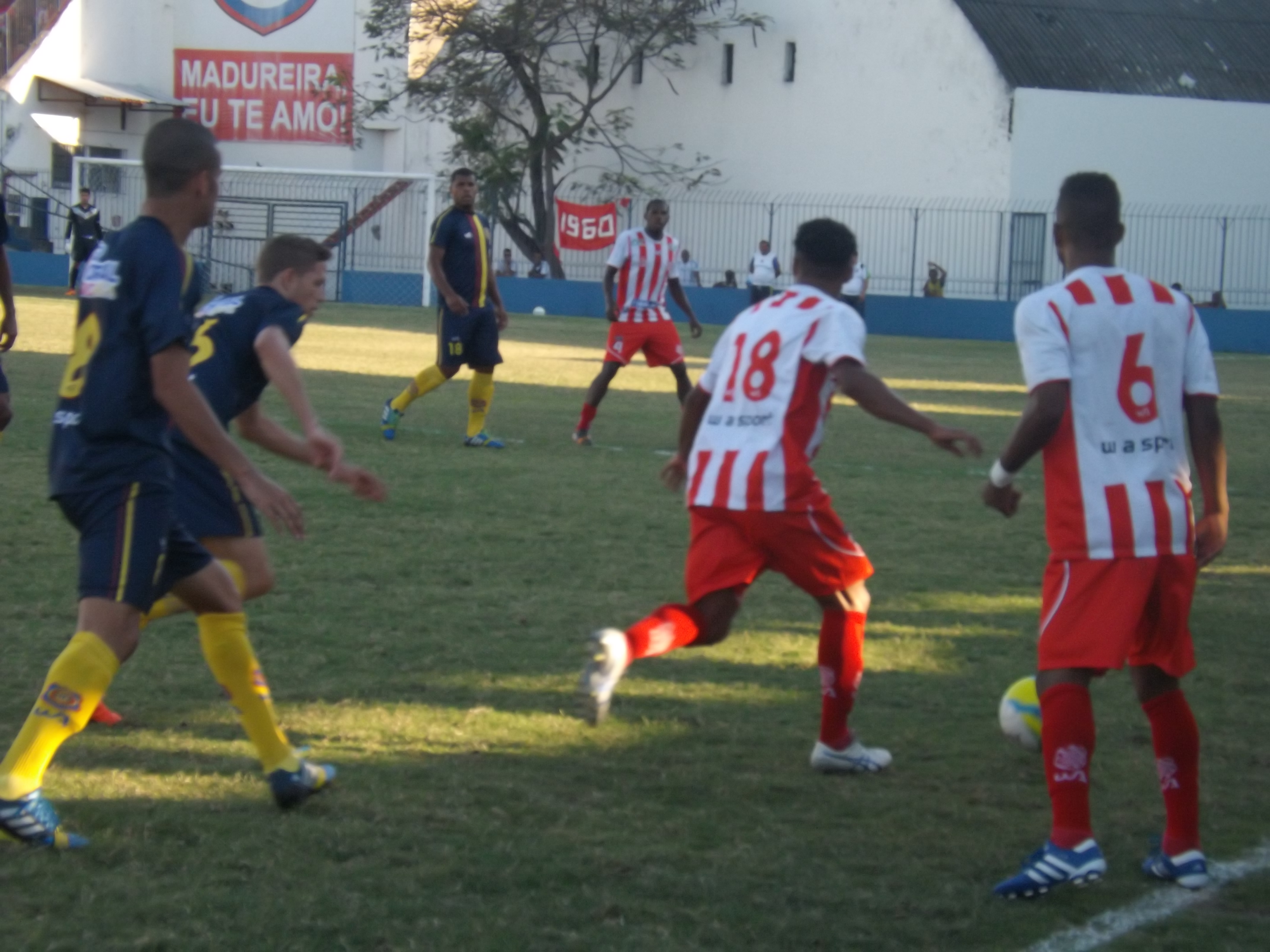 Madureira derrota o Bangu e segue vivo na Copa Rio