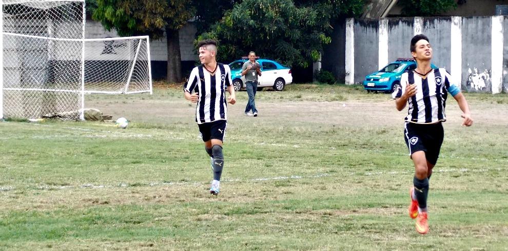 Botafogo em vantagem na decisão do Estadual Sub-15