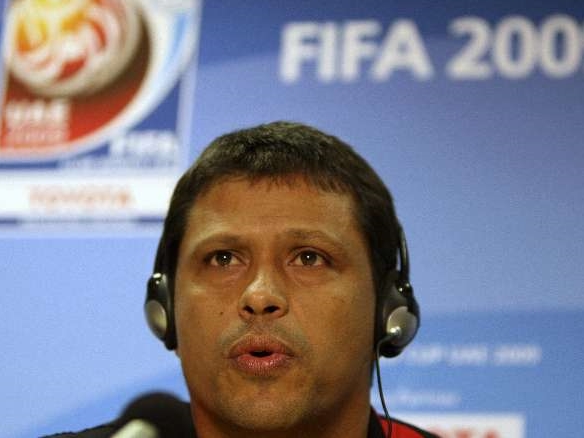 Duque de Caxias contrata o técnico Sérgio Farias