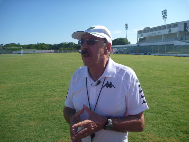 Vitória mantém Boavista na briga