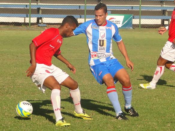 São João da Barra vence America e dispara na liderança