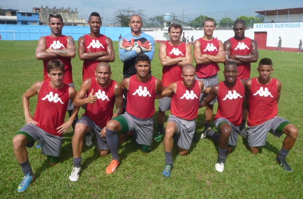 Profissionais do Boavista enfrentam time sub-17