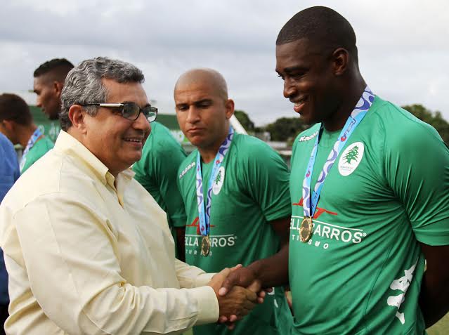 Zagueiro Gustavo espera retornar ao Flamengo