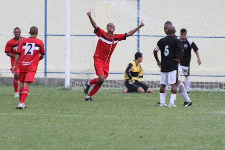 Rubro vence a primeira na Série C
