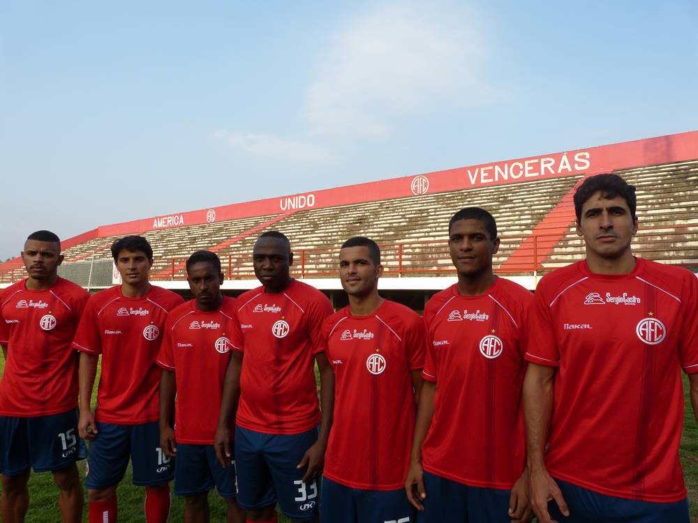 America apresenta sete reforços para a Copa Rio