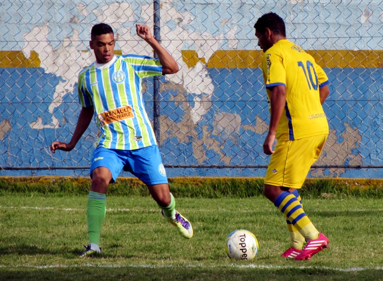 Duquecaxiense e São Pedro ficam no empate sem gols