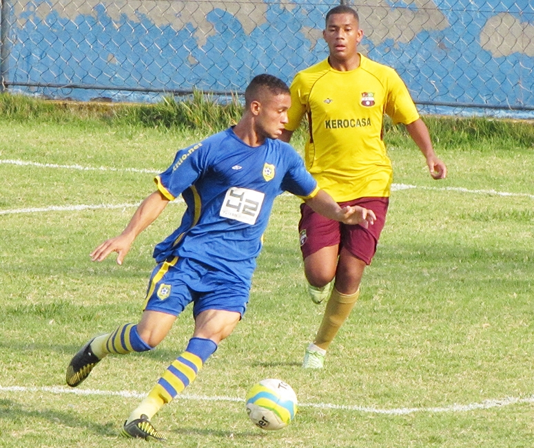 Barcelona vence o Duquecaxiense e volta à liderança