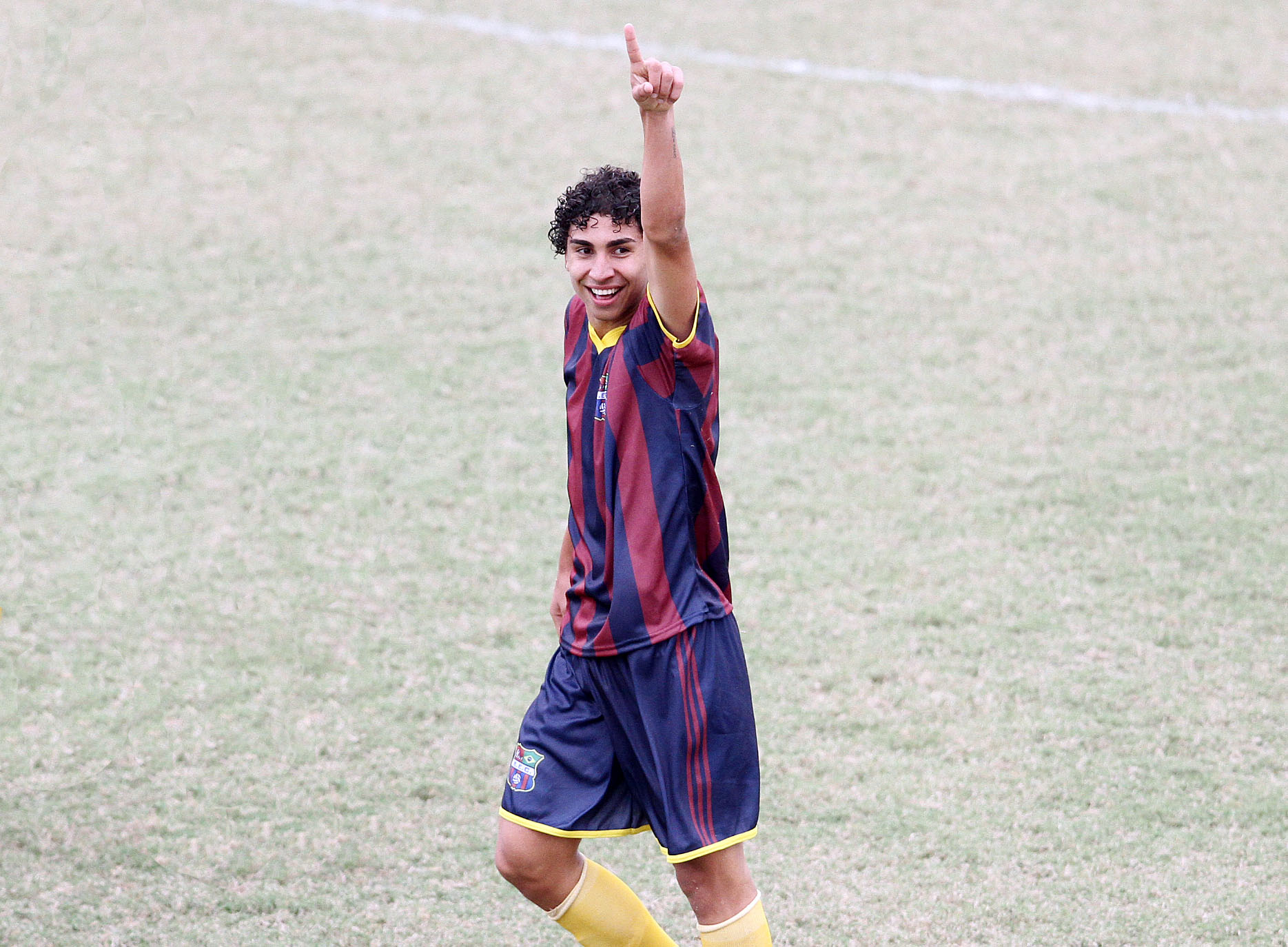 Barcelona vence e garante acesso inédito