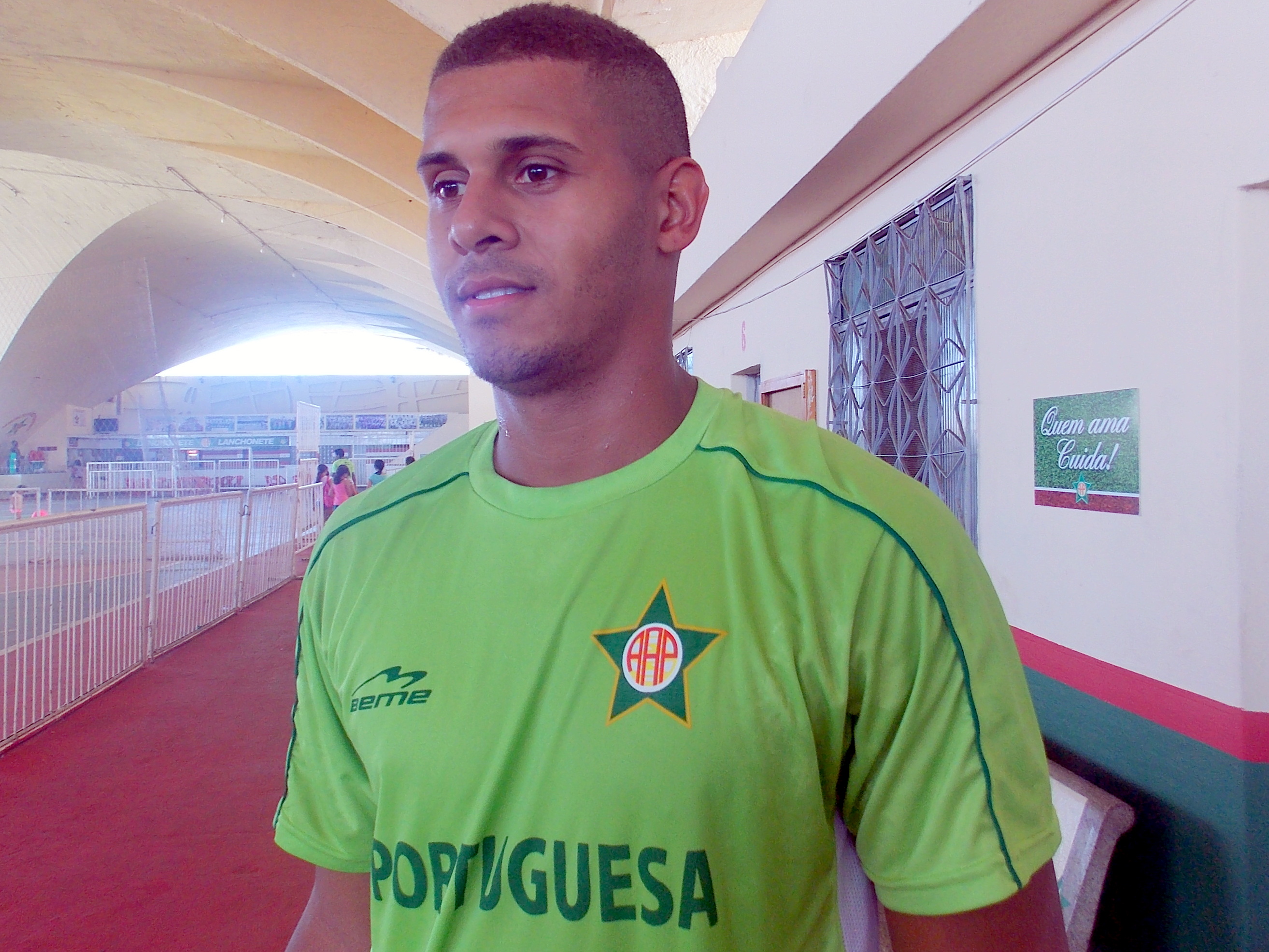 Portuguesa contrata o zagueiro Rafael