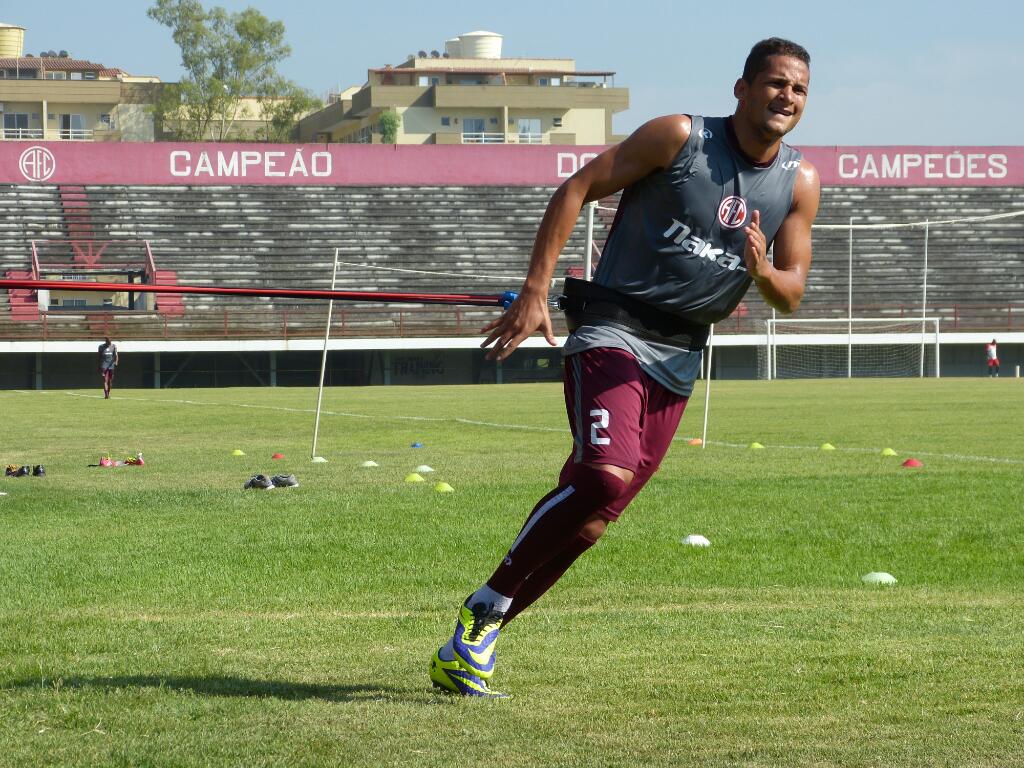 Lateral-direito Wander entra na reta final de sua recuperação