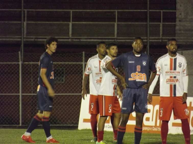 Friburguense e Gonçalense ficam no empate