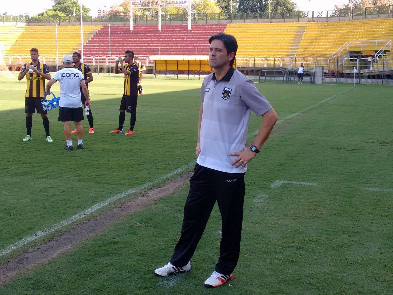 Leandro Cuca não é mais técnico do Voltaço