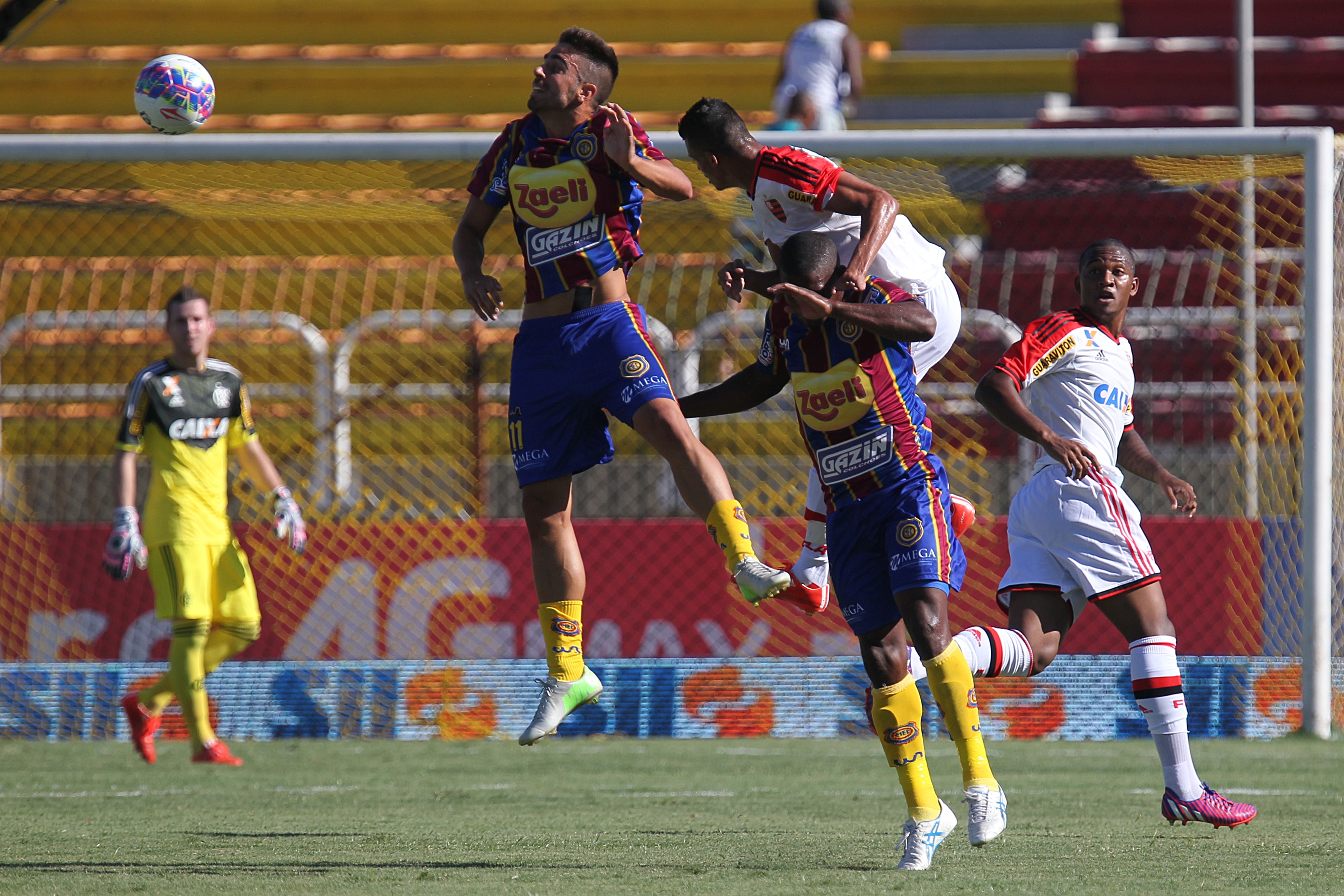 Flamengo e Madureira empatam no Raulino