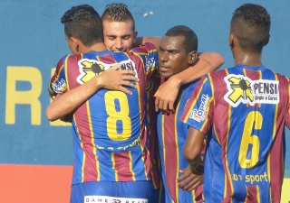 Madureira goleia o Nova Iguaçu e entra na zona de classificação