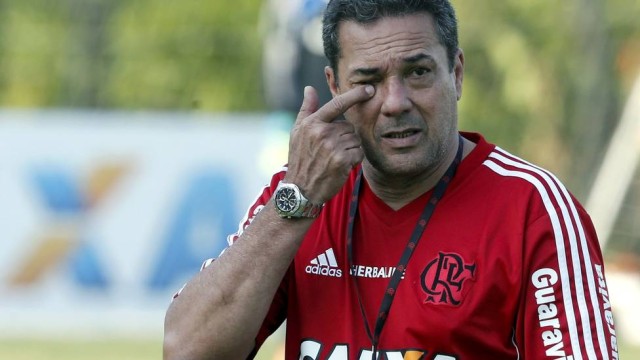 TJD-RJ suspende Vanderlei Luxemburgo