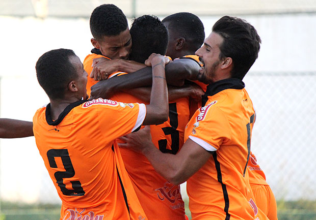 Nova Iguaçu vence e se recupera na Copa Rio