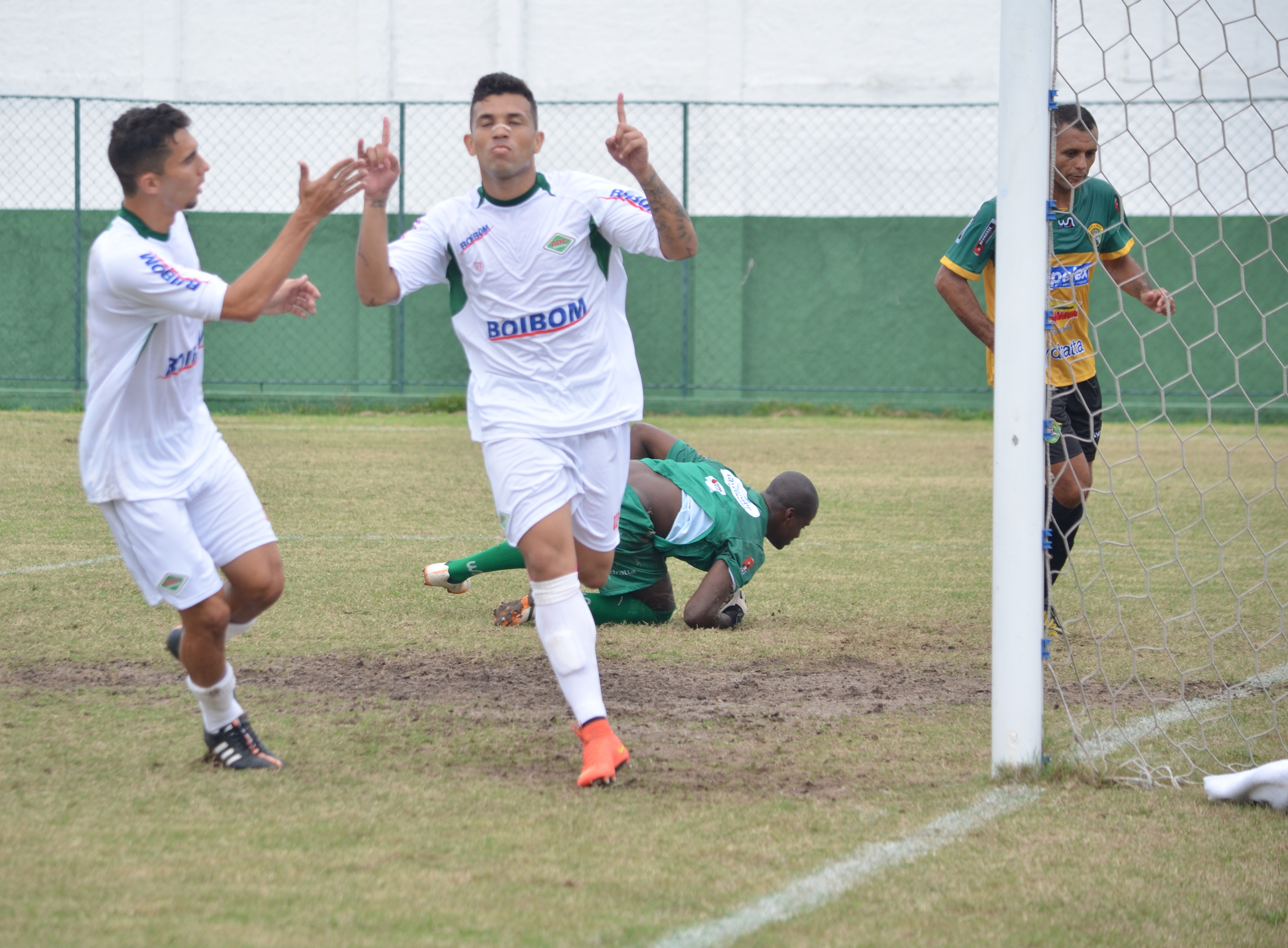 Cabofriense e Tigres empatam no Correão