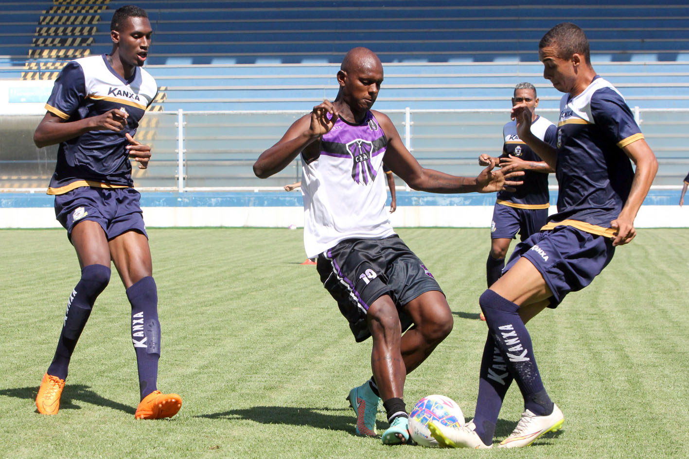 Macaé empata com Campos em coletivo