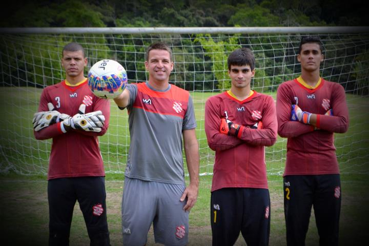 Bangu segue com a tradição de revelar goleiros