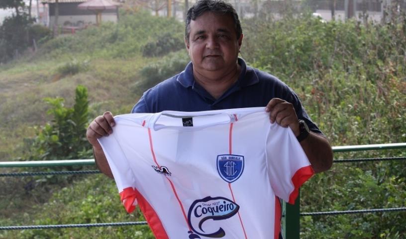 Renato Alvarenga fica no comando do São Gonçalo EC em 2017