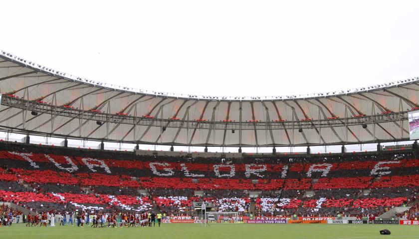 Torcida do Flamengo dá show na reabertura do Maracanã