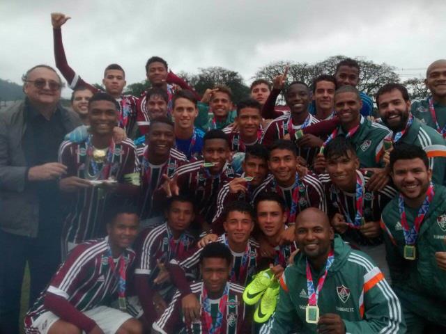 Fluminense conquista o Torneio Guilherme Embry